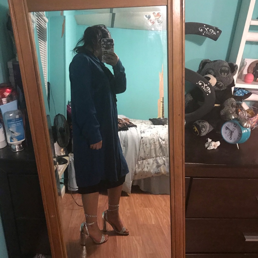 Dress - Picture 3 of 4
